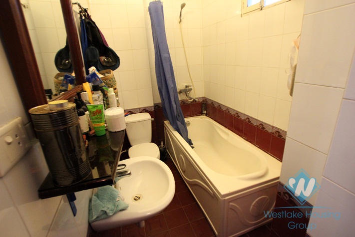 Nice house with big yard for lease in Dang Thai Mai st, Tay Ho, Ha Noi